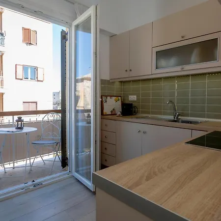 Le Boulevard * Corfu (city)